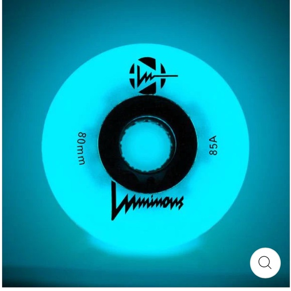 NEW LED Quad Roller Skates Luminous Blue Wheels Radar Wheel Bag - BLUE SET - Picture 6 of 12